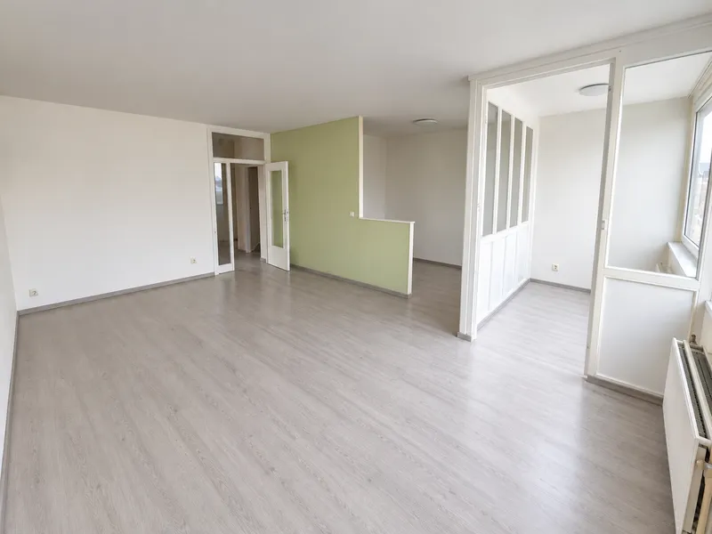 2-Zimmer-Wohnung mit Blick über die Stadt am Checkpoint Charlie — photo 1